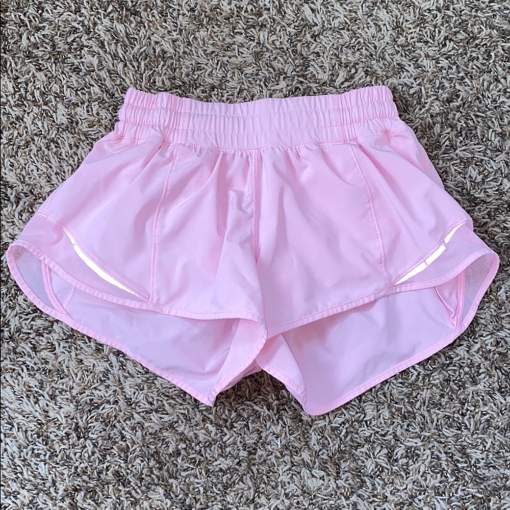 Lululemon Hotty Hot Shorts 2.5”